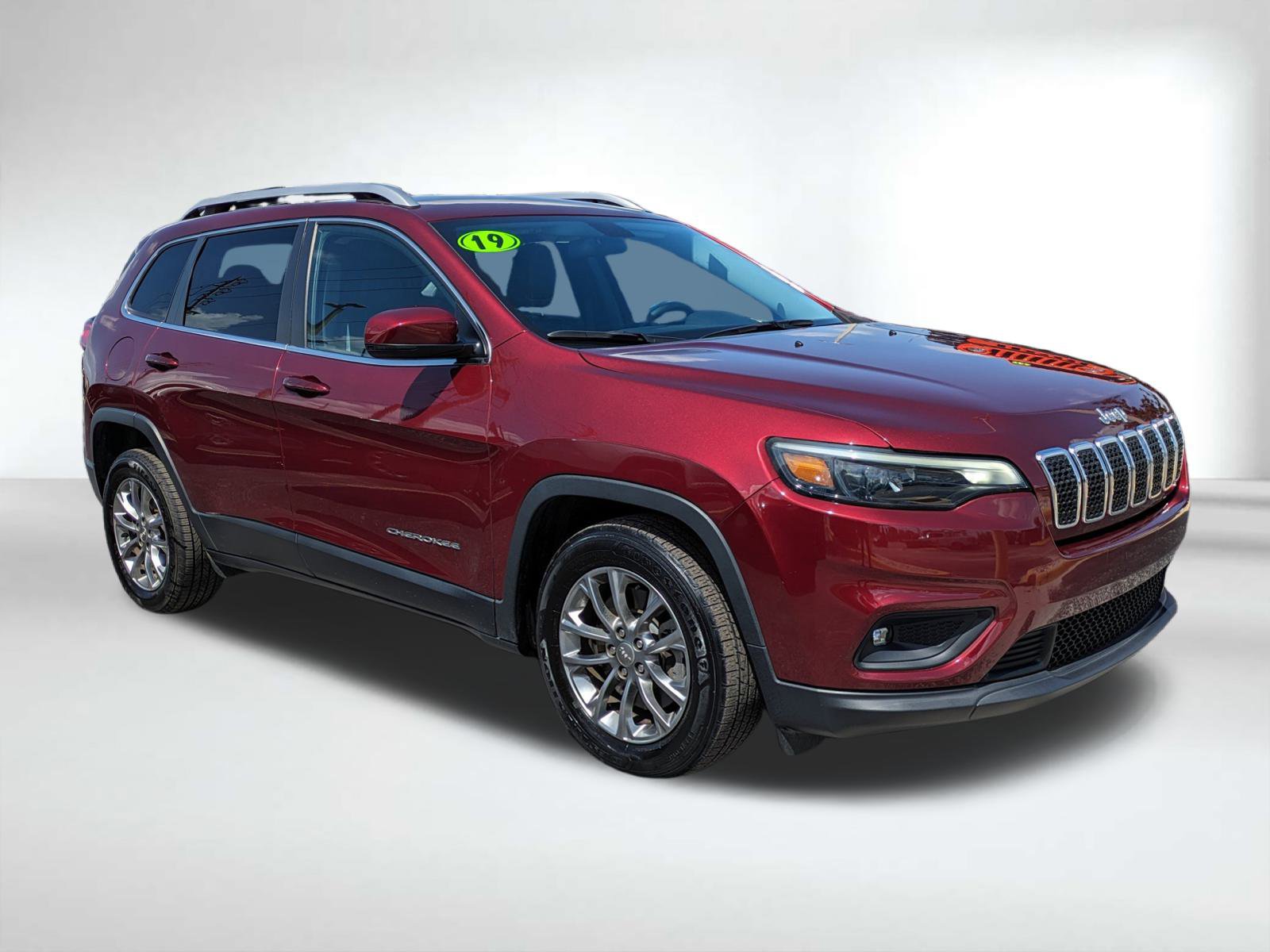 2019 Jeep Cherokee Latitude photo 2