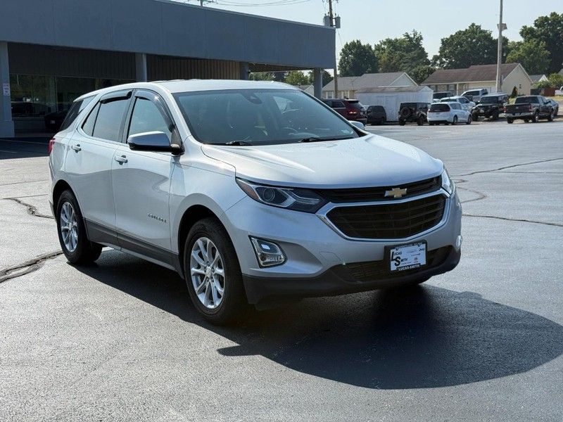 2019 Chevrolet Equinox LT photo 2