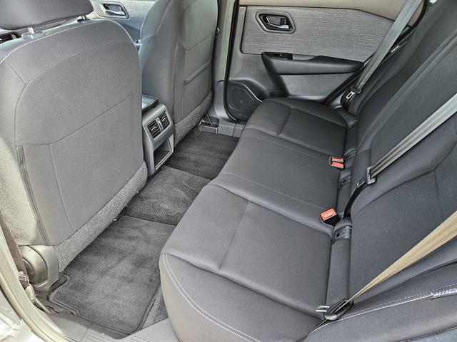 2023 Nissan Rogue S photo 17