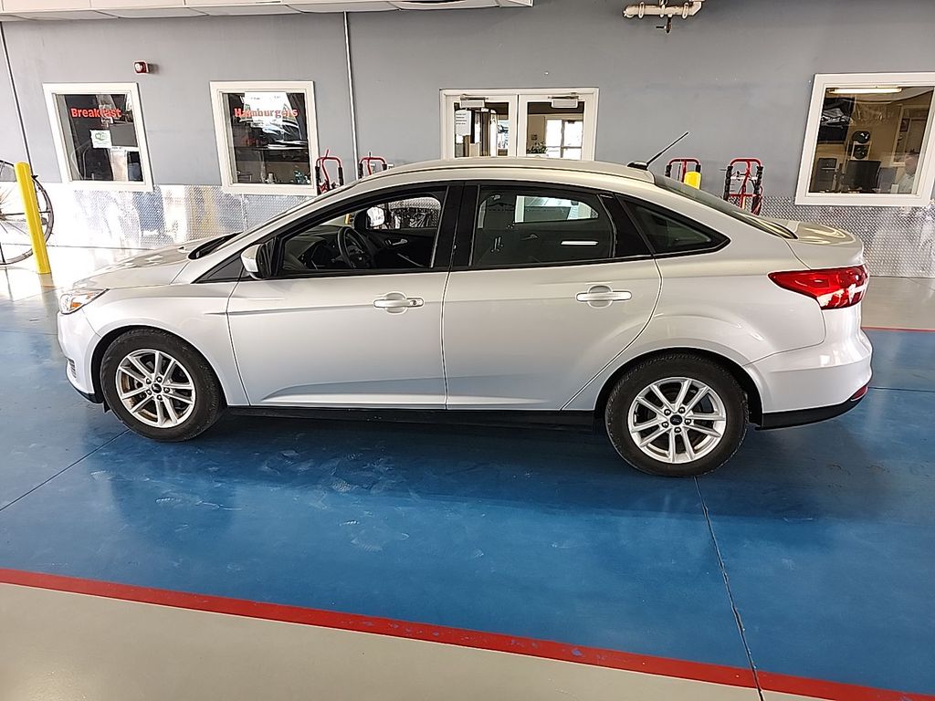 2018 Ford Focus SE photo 8