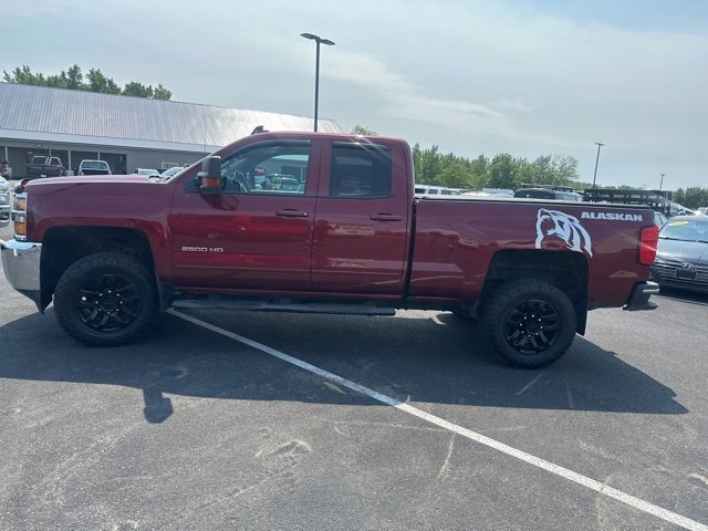 2017 Chevrolet Silverado 2500HD LT photo 4