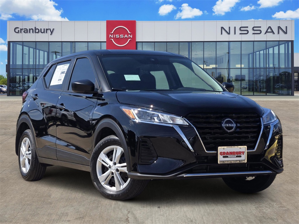 2025 Nissan KICKS PLAY Base's photo
