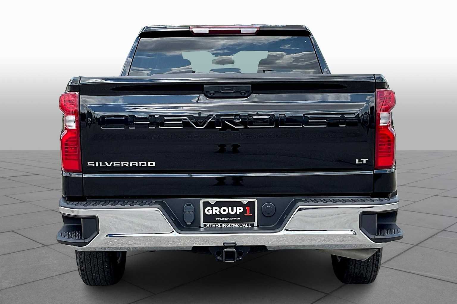 2023 Chevrolet Silverado 1500 LT photo 3