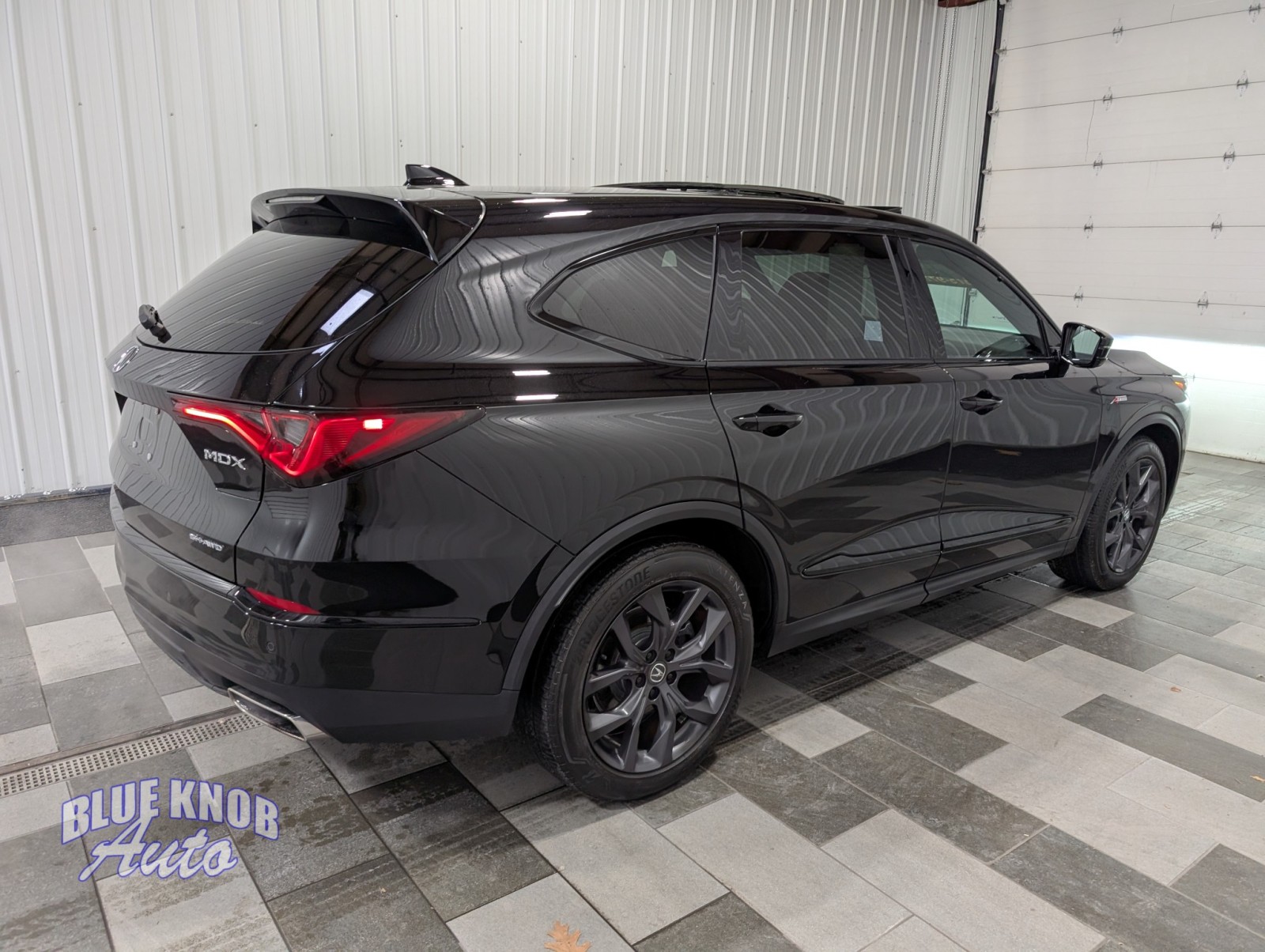 2023 Acura MDX SH-AWD A-Spec photo 4