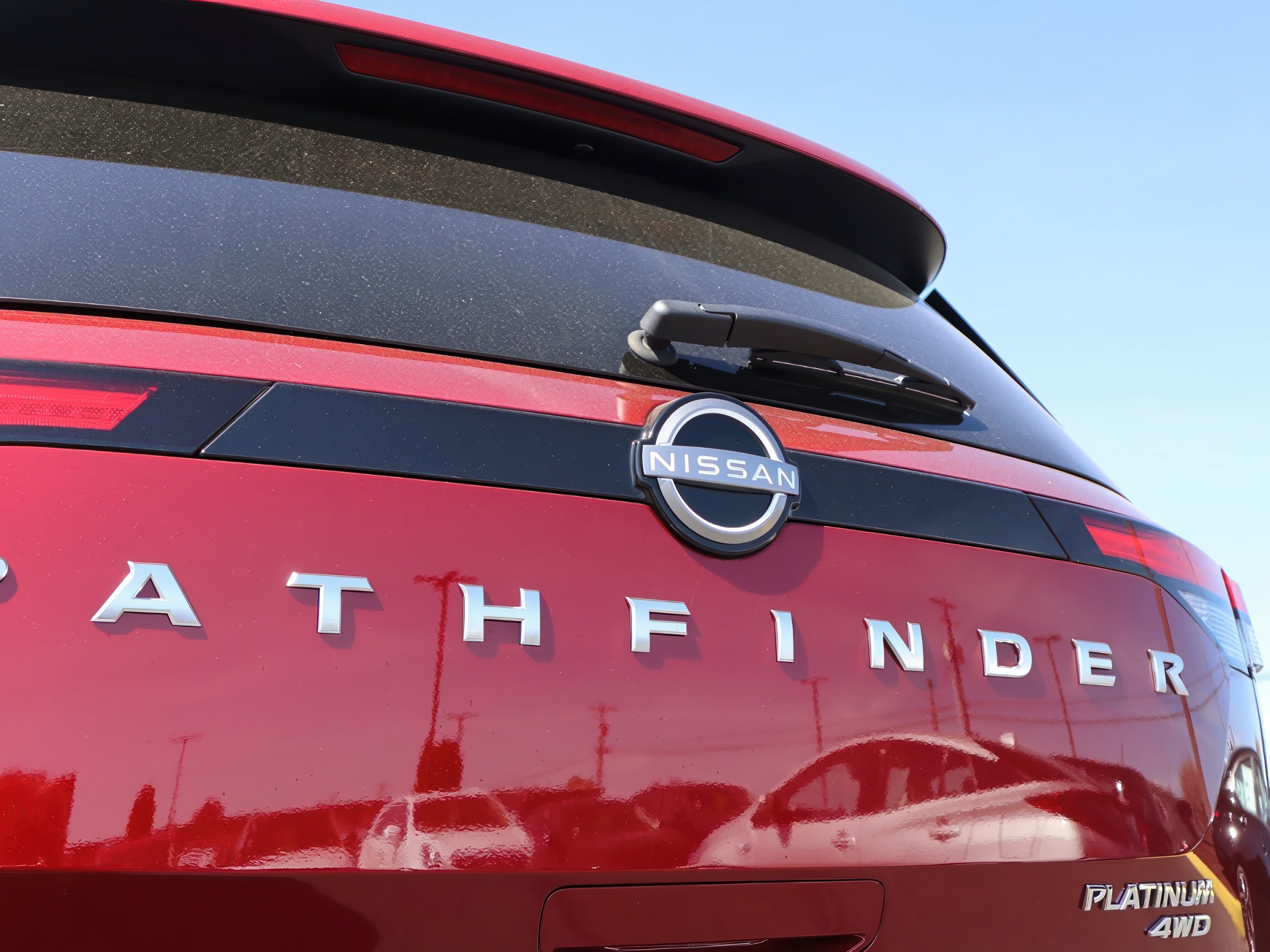 2025 Nissan Pathfinder Platinum photo 28