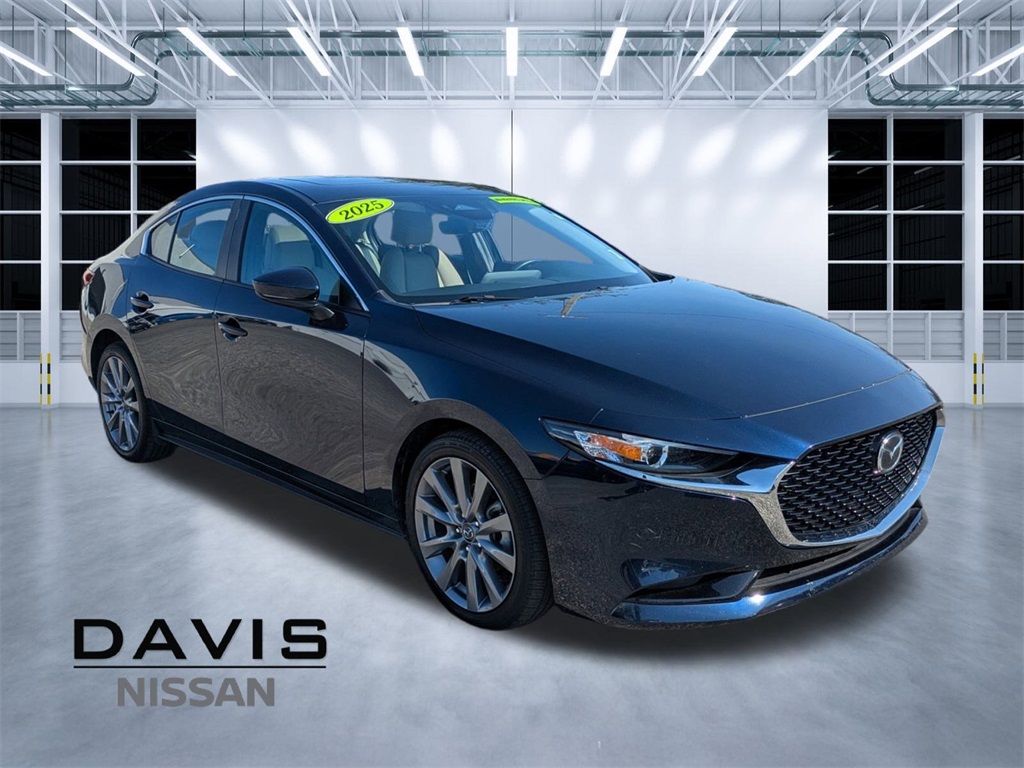 2025 Mazda Mazda3 Preferred's photo