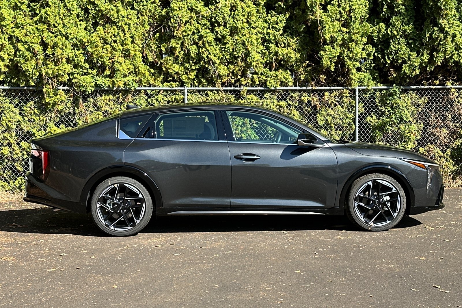 2025 Kia K4 GT-Line photo 2