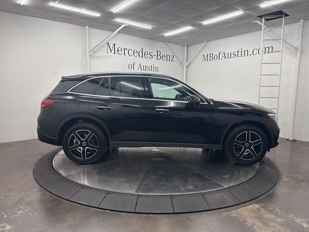 2026 Mercedes Benz GLC 300 photo 6