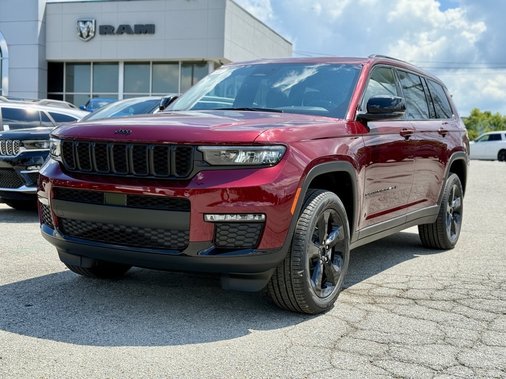 2025 Jeep Grand Cherokee Limited photo 2