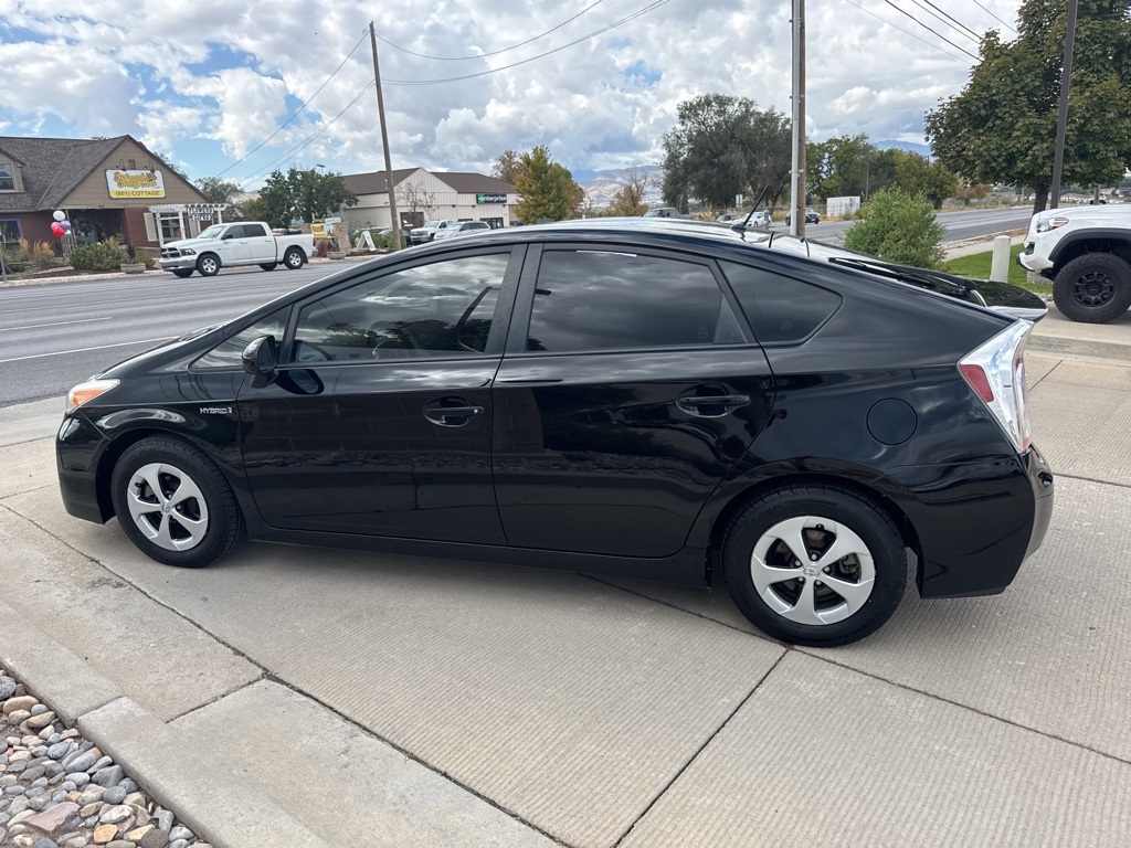 2015 Toyota Prius Four photo 4