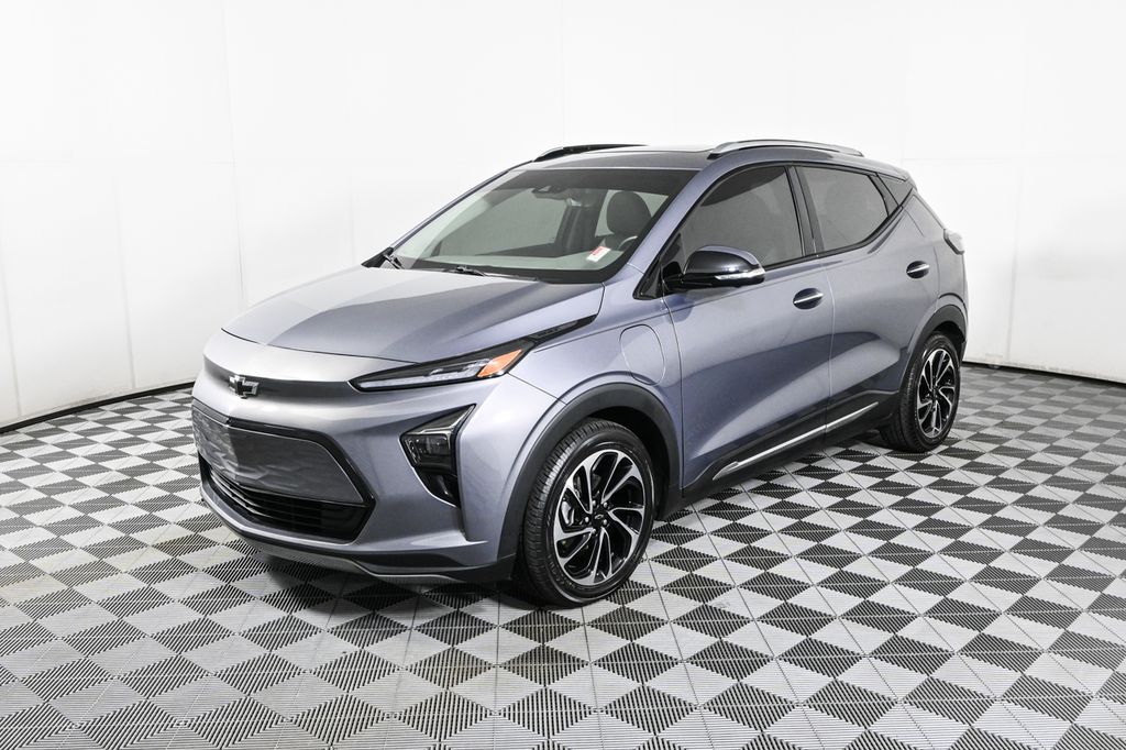 2022 Chevrolet Bolt EUV Premier's photo