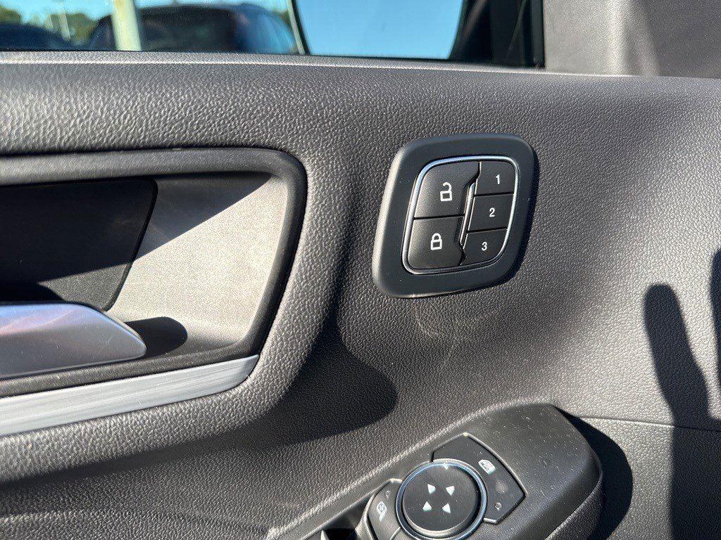 2025 Ford Escape Plug-In Hybrid photo 16