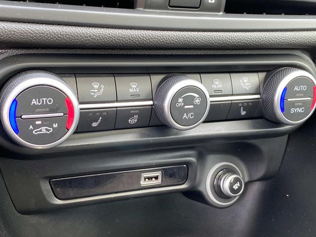 2021 Alfa Romeo Giulia Ti photo 14