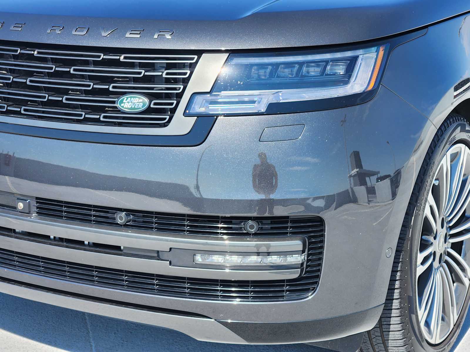 2024 Land Rover Range Rover SE photo 8