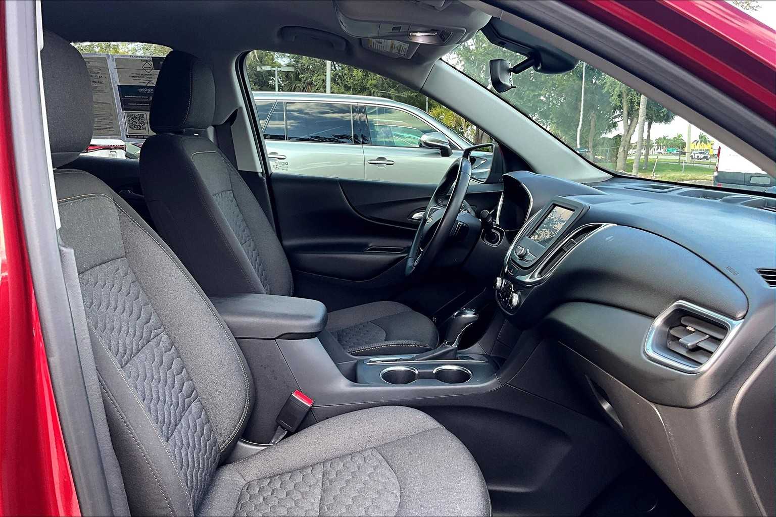 2020 Chevrolet Equinox LT photo 8