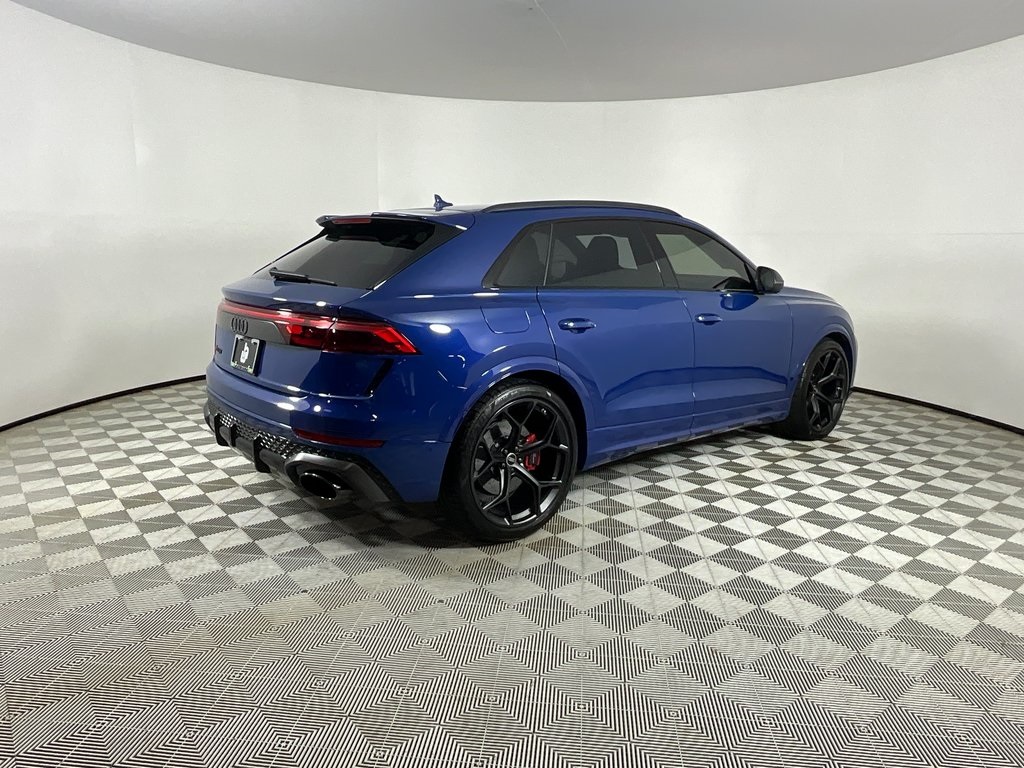 2025 Audi RS Q8 photo 4