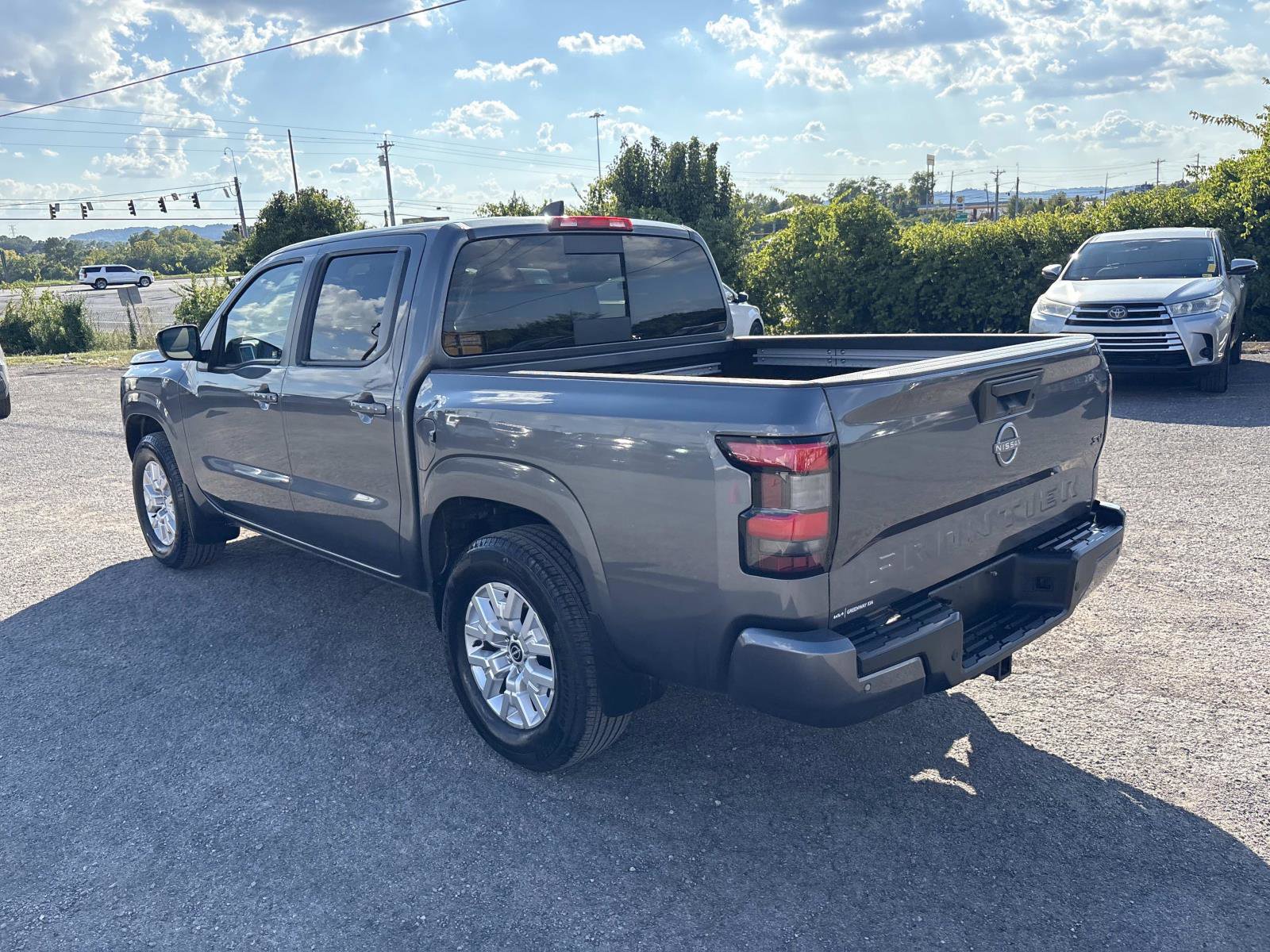 2023 Nissan Frontier SV photo 5