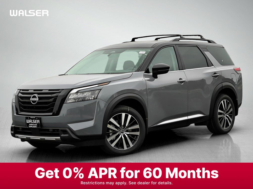 2025 Nissan Pathfinder Platinum's photo