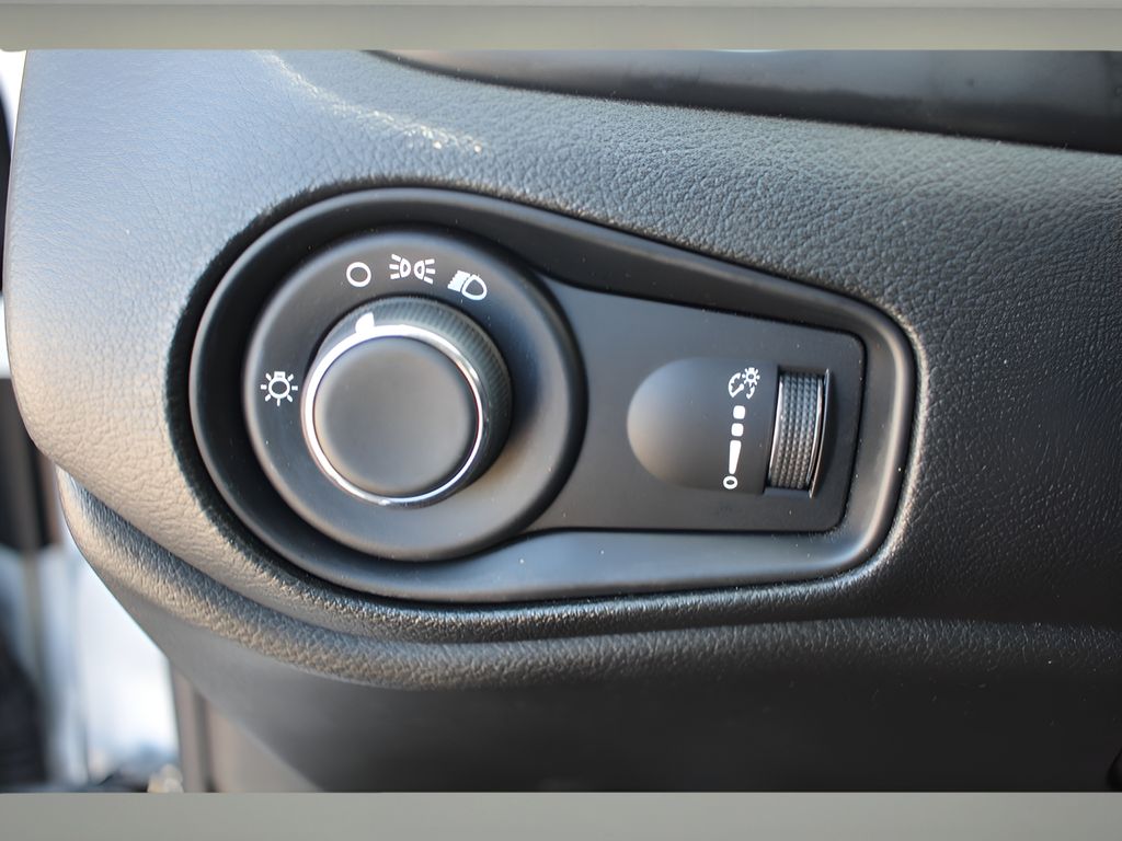 2021 Jeep Renegade Sport photo 12