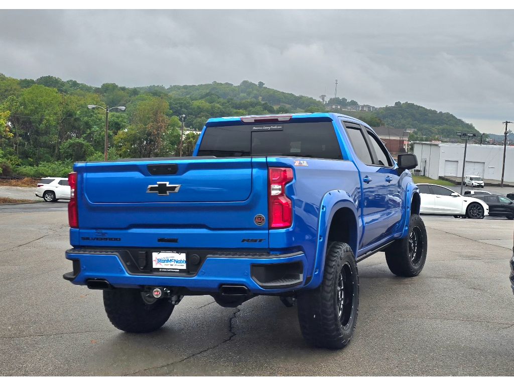 2025 Chevrolet Silverado 1500 RST photo 3