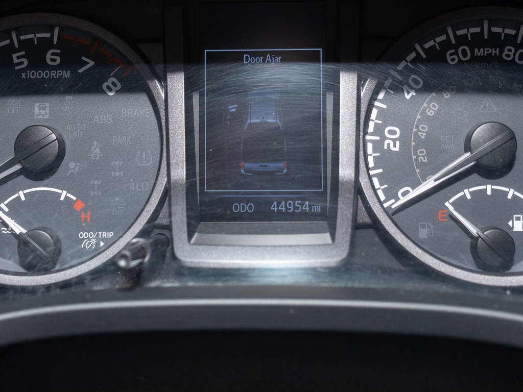 2019 Toyota Tacoma TRD Sport photo 2