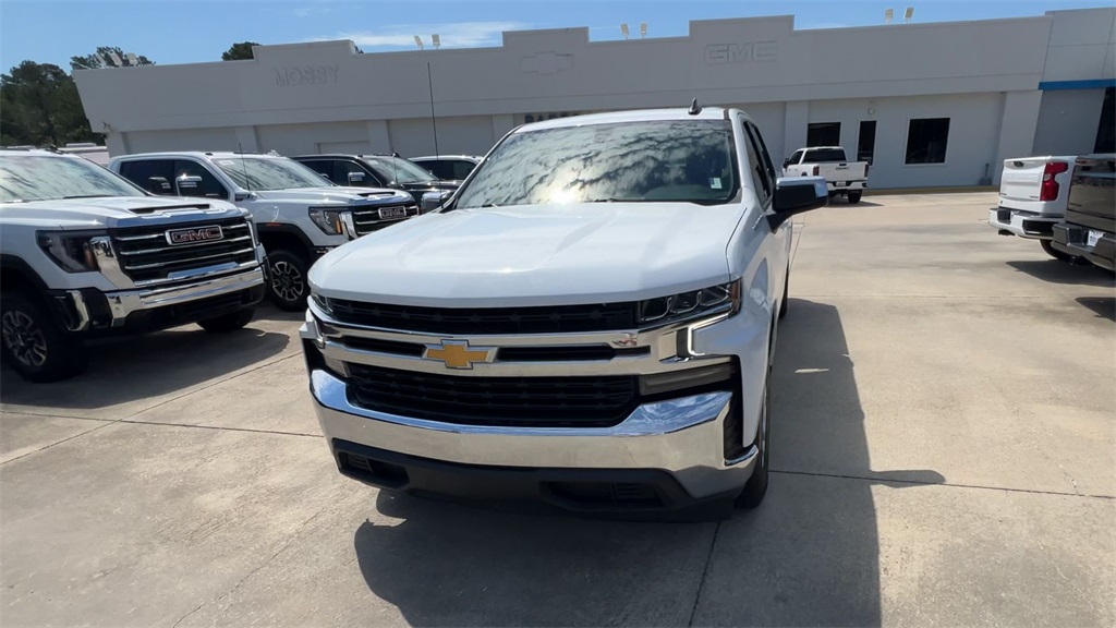 2021 Chevrolet Silverado 1500 LT photo 4