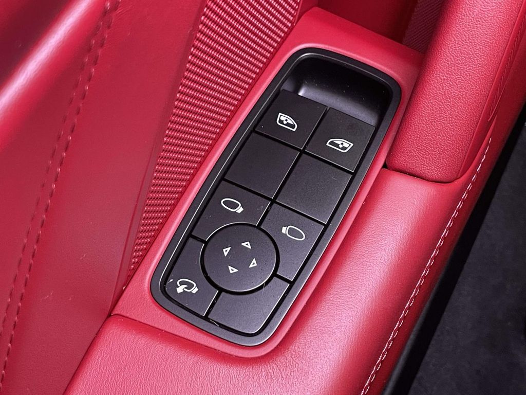 2023 Porsche 911 Targa 4 GTS photo 33
