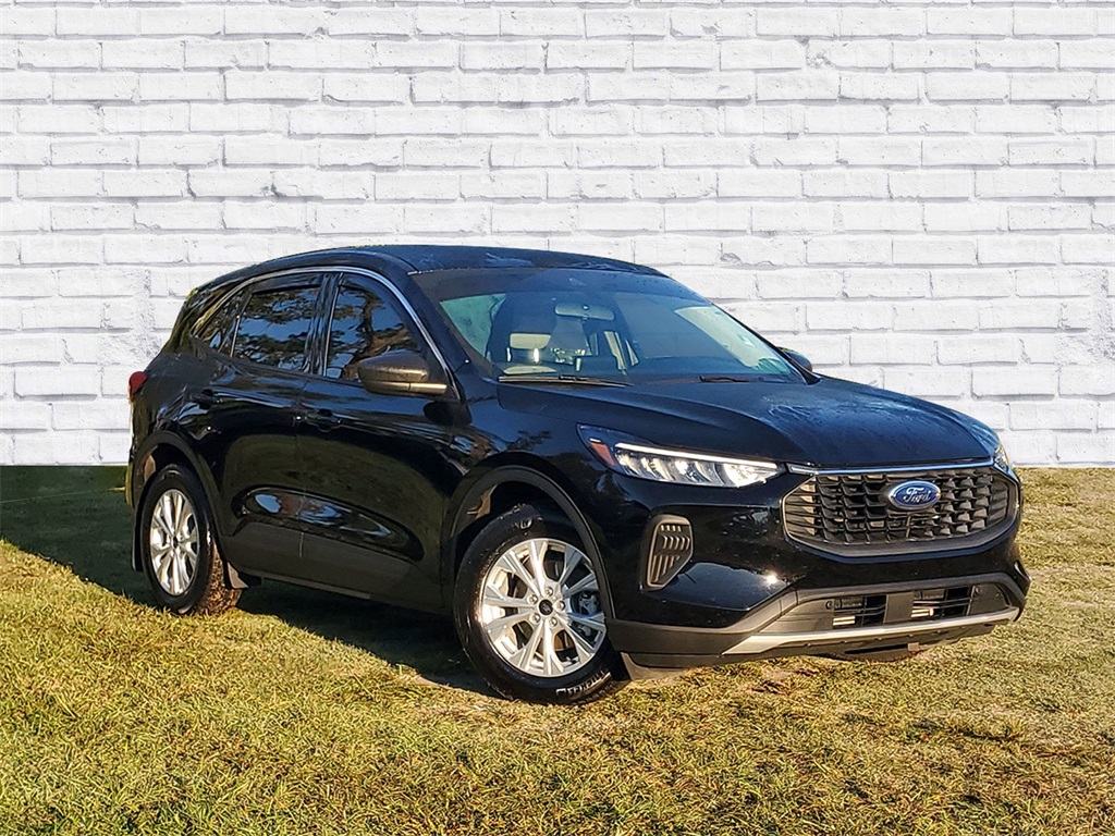 2023 Ford Escape Active's photo
