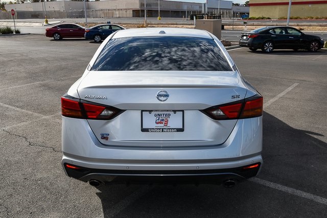 2022 Nissan Altima 2.5 SR photo 3