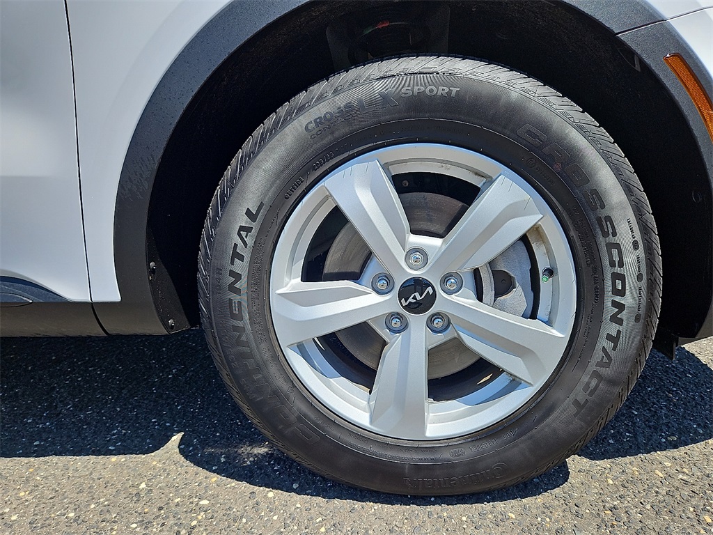 2025 Kia Sorento LX photo 7