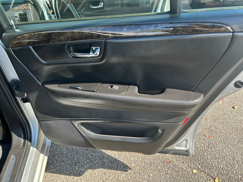 2008 Cadillac DTS Base photo 27