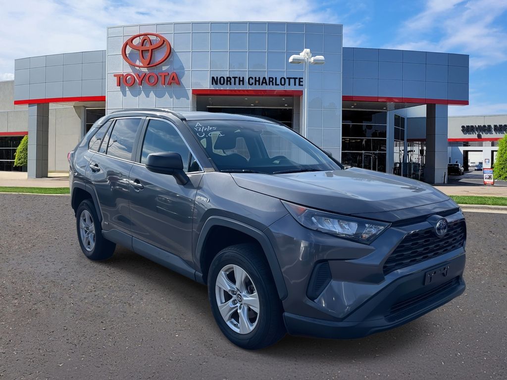 2020 Toyota RAV4 LE's photo