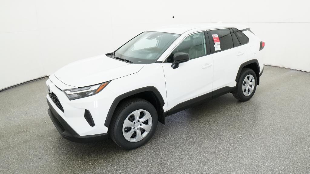 2025 Toyota RAV4 LE's photo