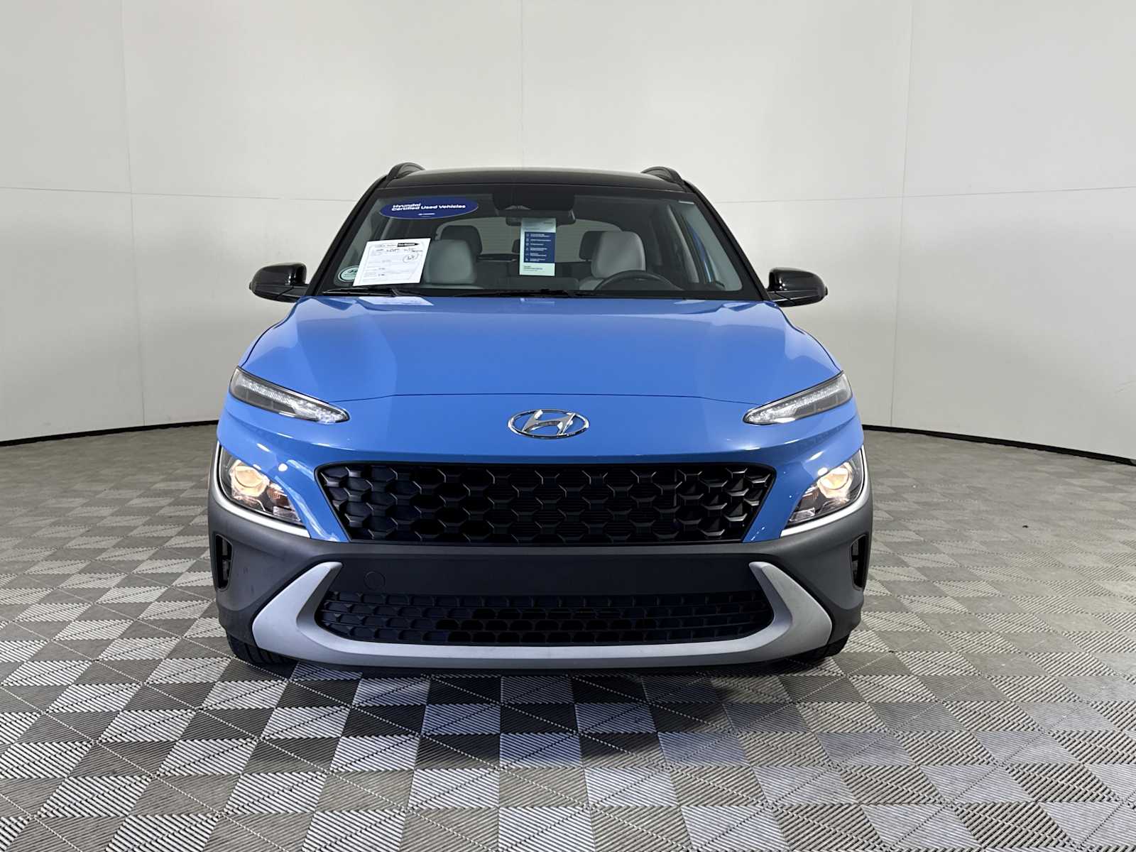 2022 Hyundai Kona SEL photo 2