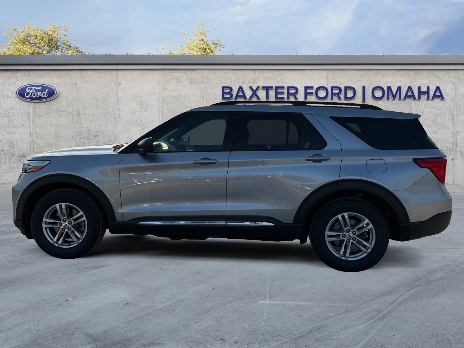 2020 Ford Explorer XLT photo 2