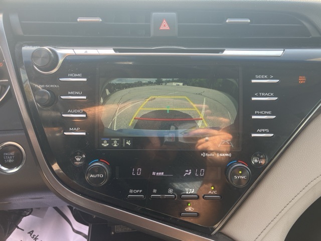 2020 Toyota Camry XLE photo 26