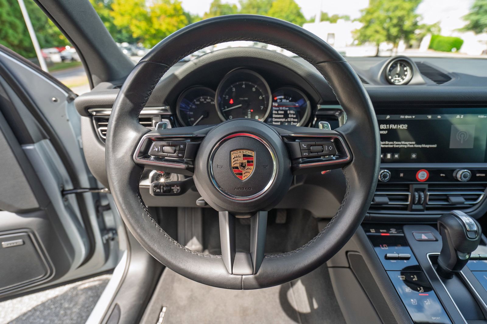 2023 Porsche Macan Base photo 27