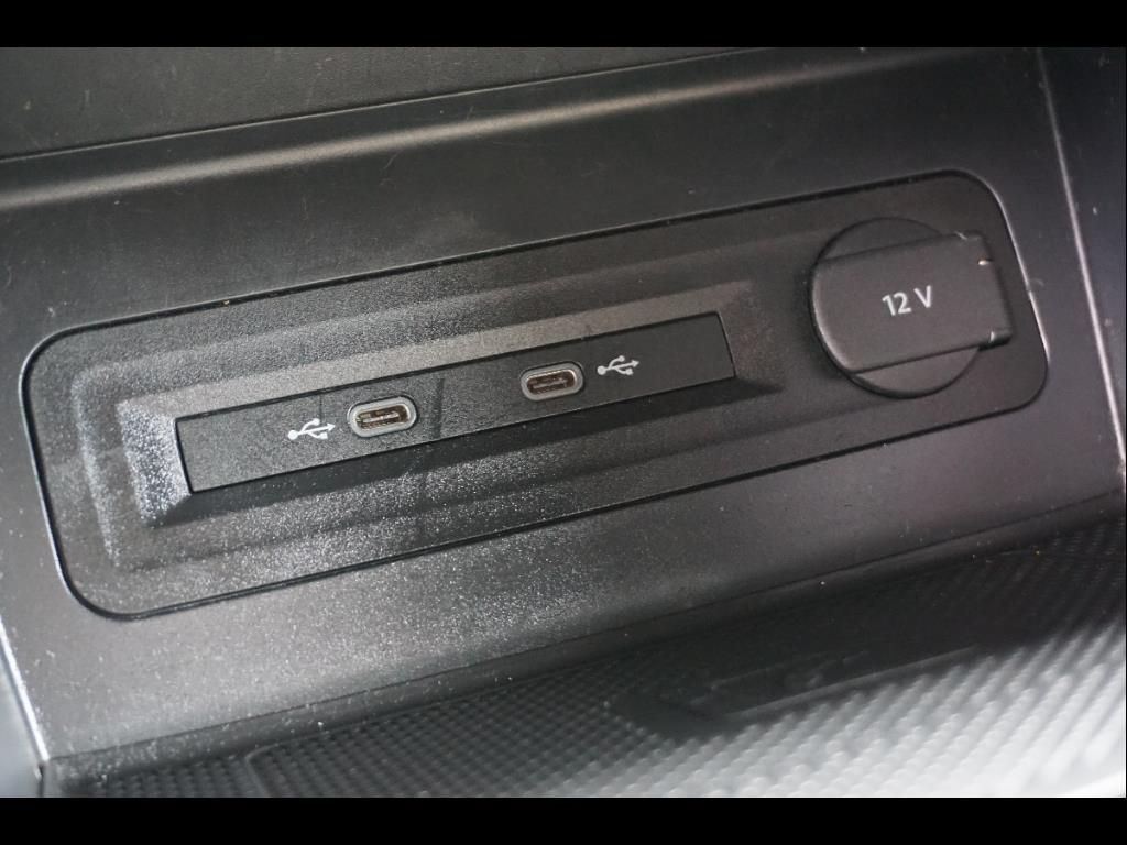 2022 Volkswagen Atlas Cross Sport SE Technology photo 9