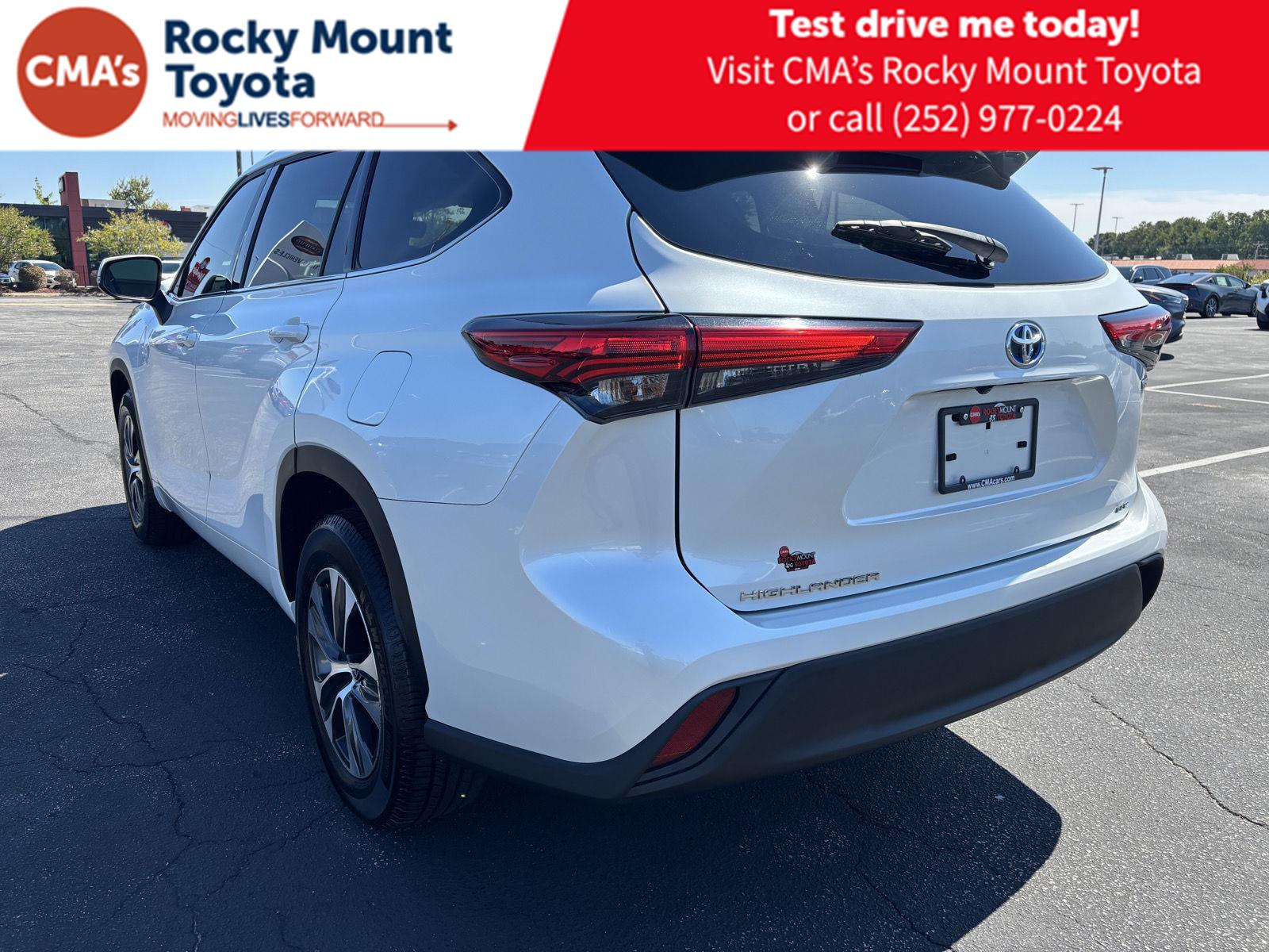 2022 Toyota Highlander Hybrid XLE photo 5