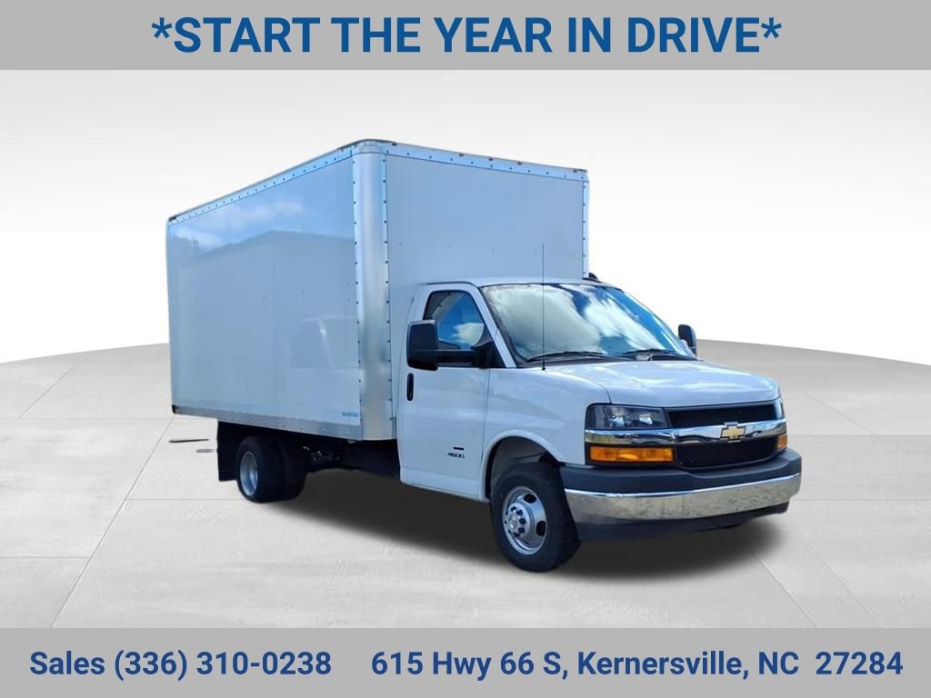 2024 Chevrolet Express Base's photo