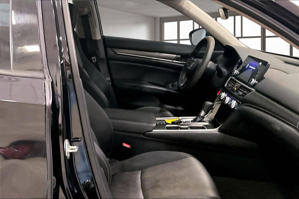 2020 Honda Accord LX photo 5