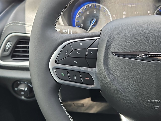 2025 Chrysler Pacifica photo 24