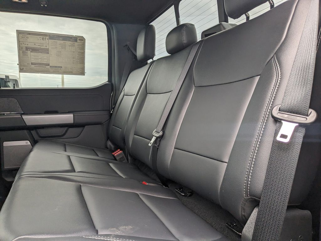 2025 Ford F-150 XLT photo 13