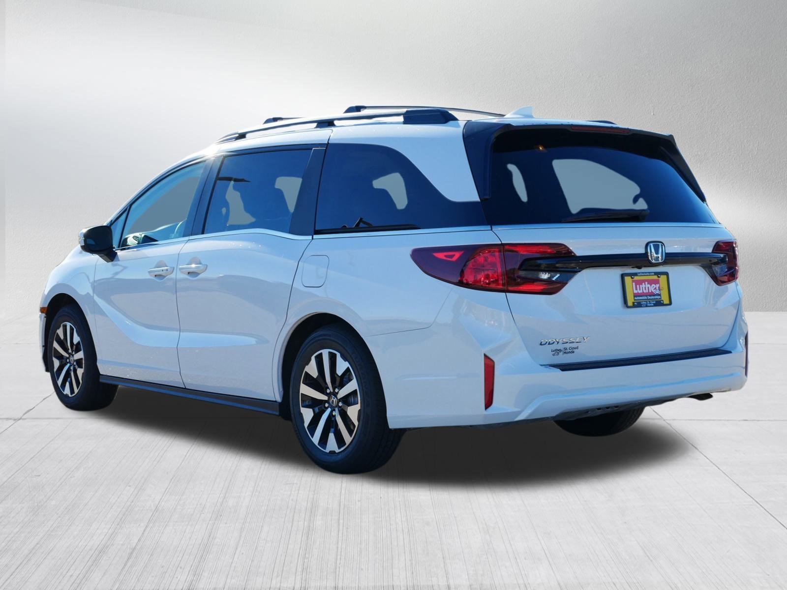 2026 Honda Odyssey EX-L photo 2