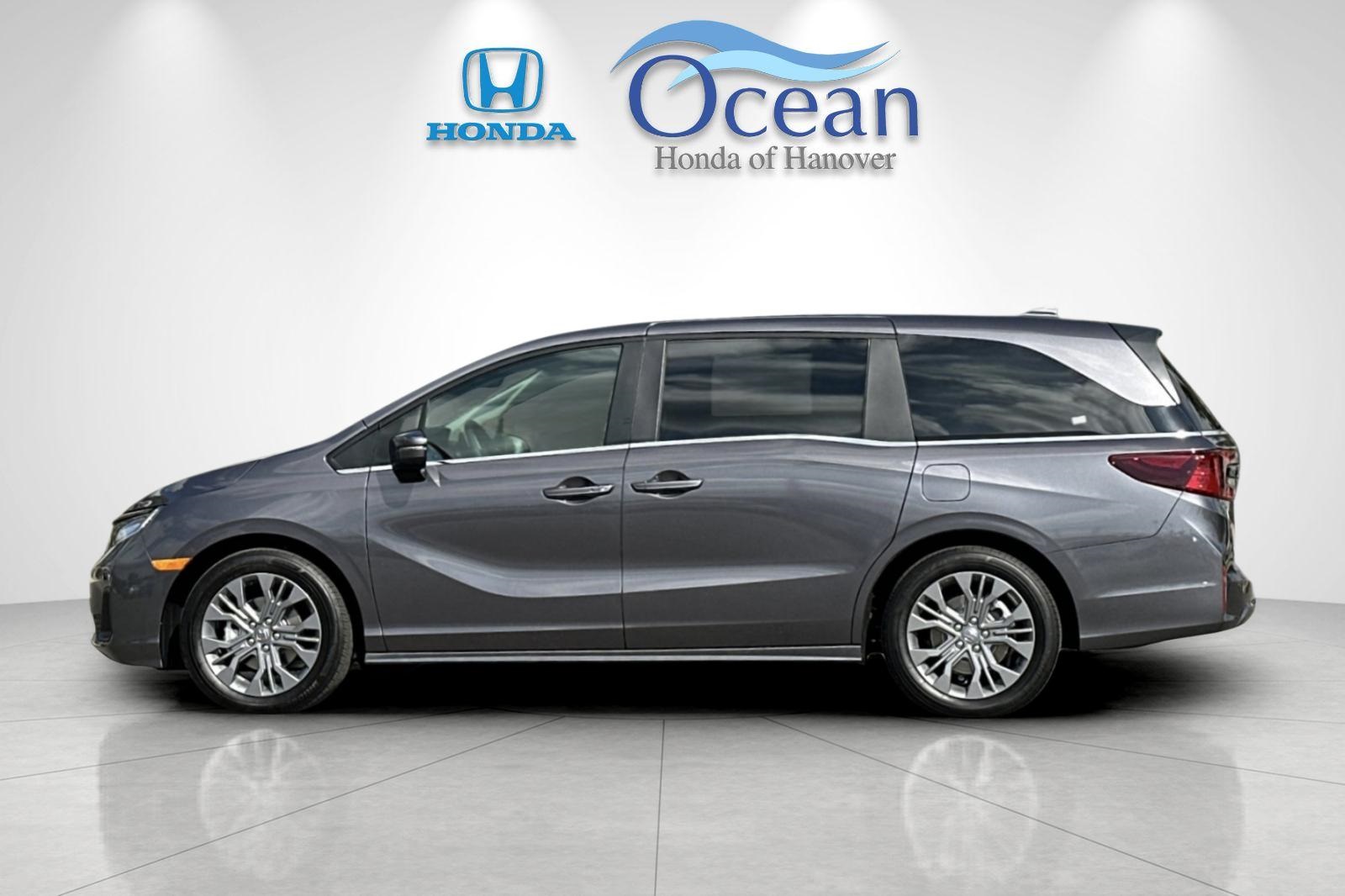 2026 Honda Odyssey Touring photo 2
