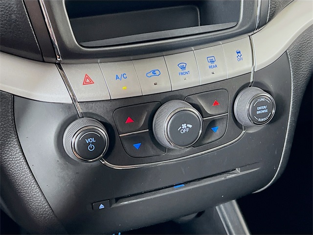 2018 Dodge Journey SXT photo 16