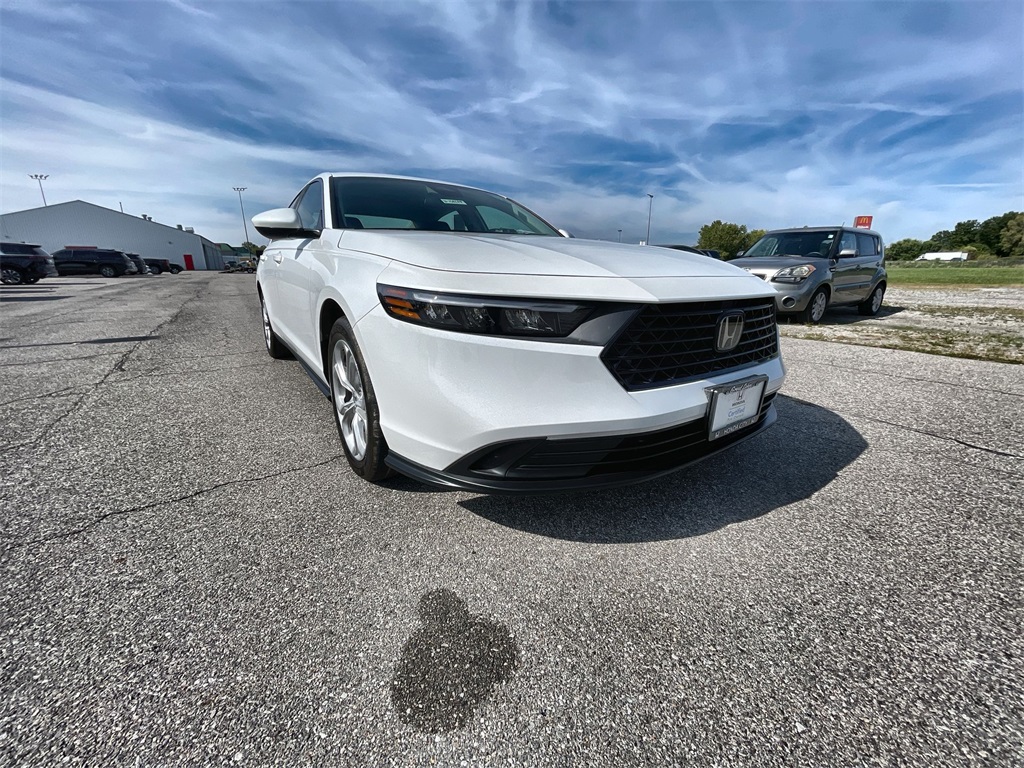 2023 Honda Accord LX photo 2