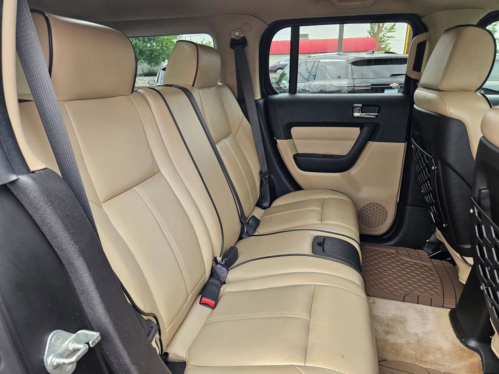 2008 Hummer H3 Luxury photo 25