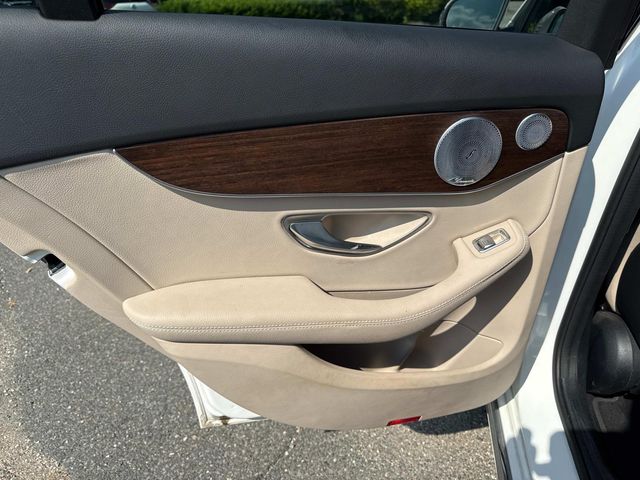 2020 Mercedes Benz C 300 4MATIC photo 11