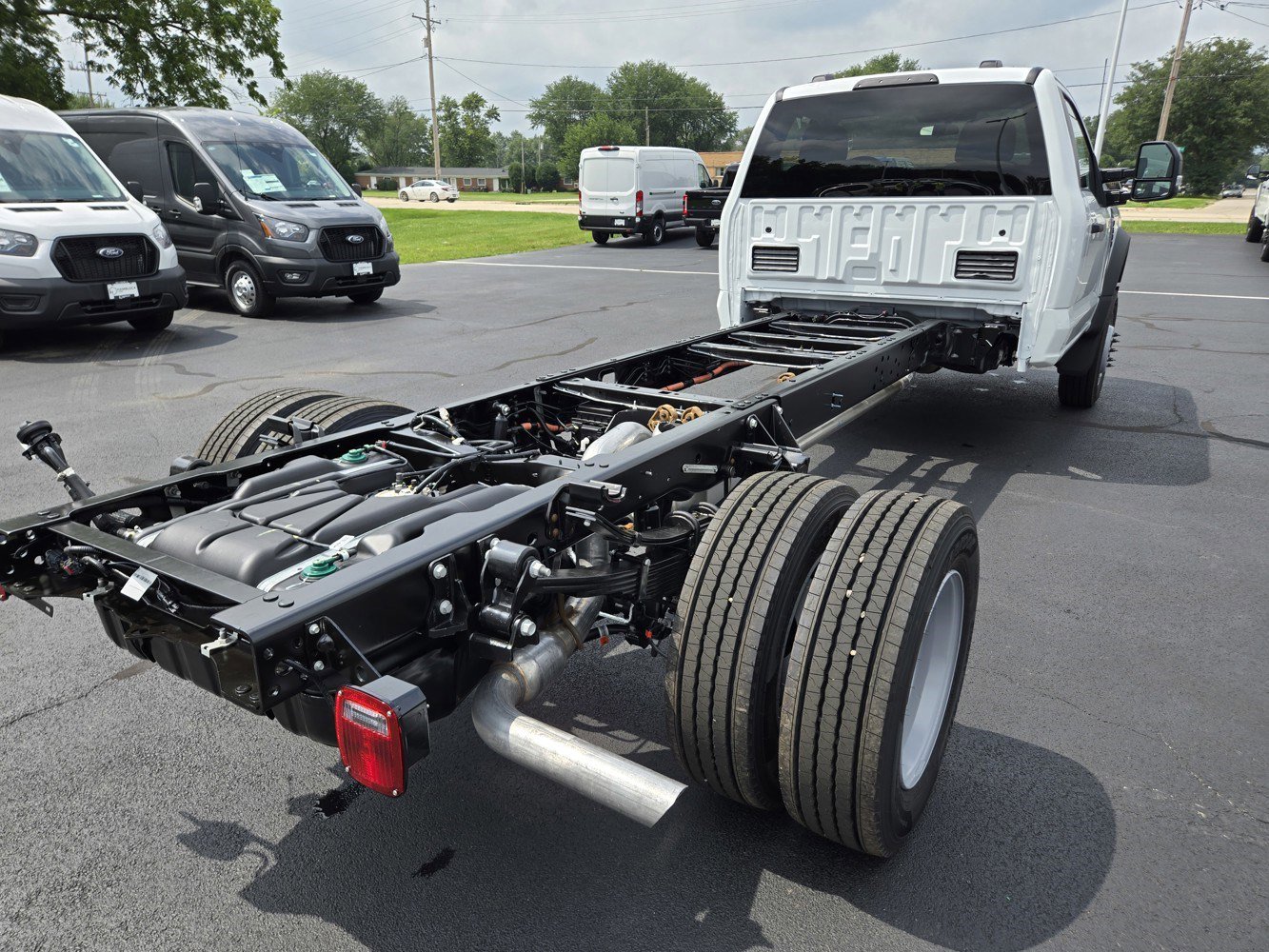 2025 Ford F-600 photo 4